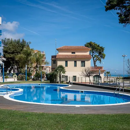 דירה At021 With Pool In Front Of The *