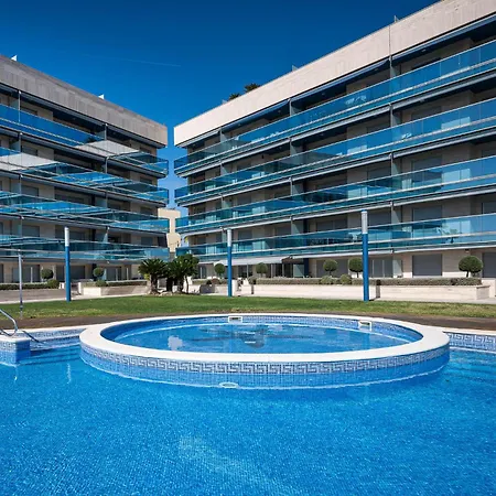 At021 With Pool In Front Of The דירה *